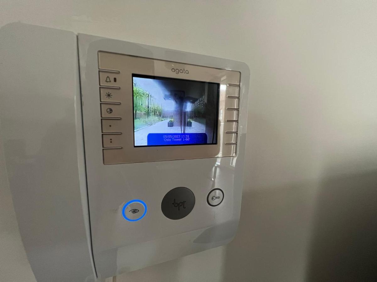 Modern 2Br 2Ba Apt Wparking Sleeps 6 Comfortably Londra Esterno foto